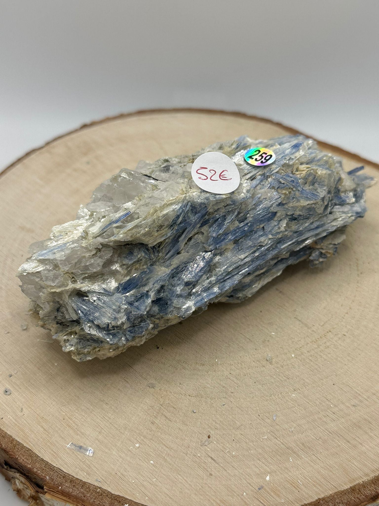 Cyanite brut