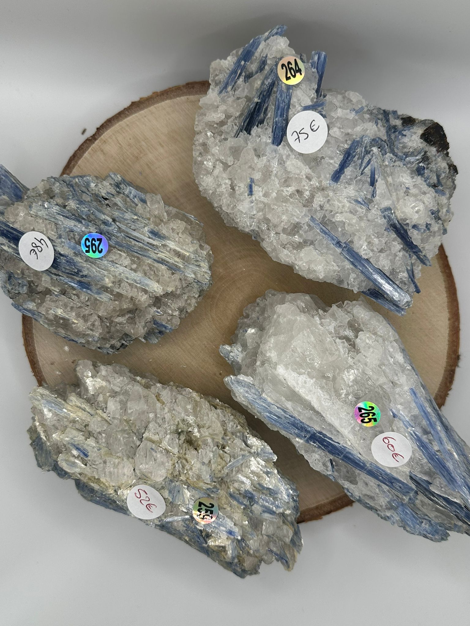 Cyanite brut